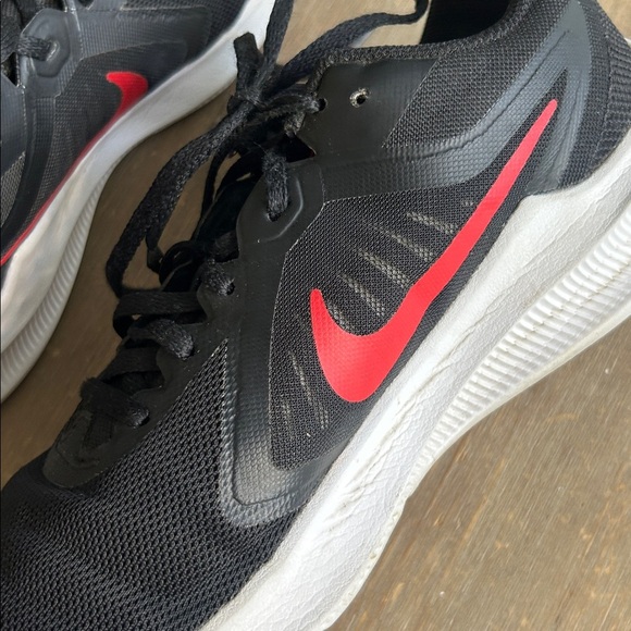 NIKE AIR Downshifter 10 Black & Red Mesh Running Shoe Sneakers Men’s US Size 8.5 - Picture 12 of 16